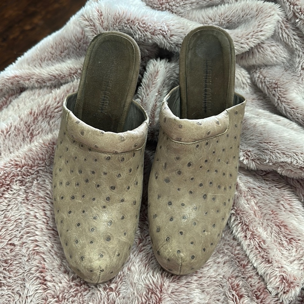 Rachel Comey platform mule sz 9 ostrich embossed leather. Vintage